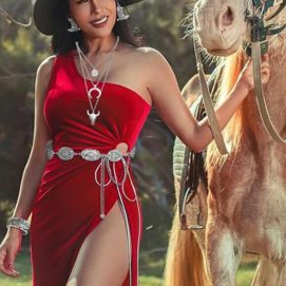 Western Jewelry Set Camila Cowgirl Accessories: Concho Belt, Necklace, Bracelet - Picture 8 of 8